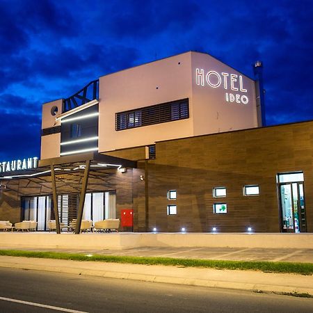 Hotel Ideo Lux Ni Екстериор снимка