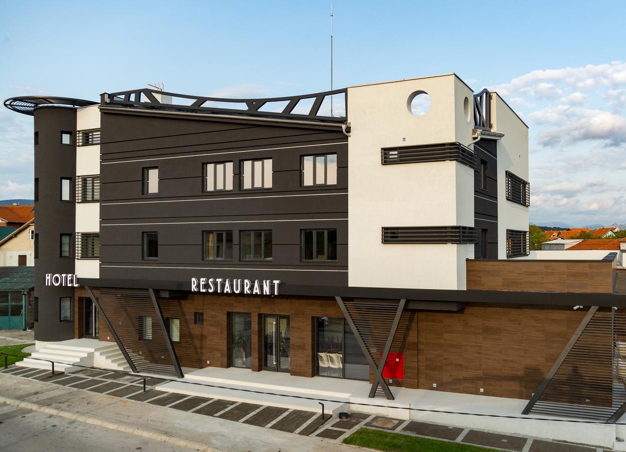 Hotel Ideo Lux Ni Екстериор снимка