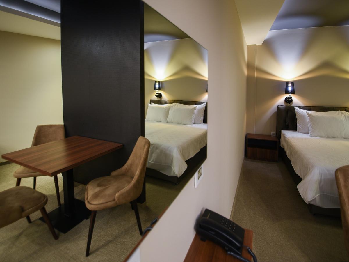 Hotel Ideo Lux Ni Екстериор снимка