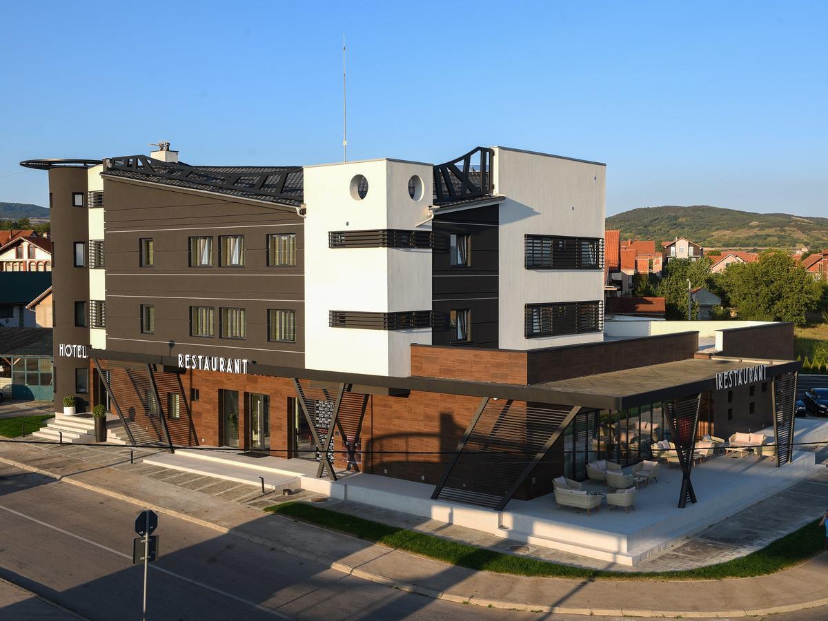Hotel Ideo Lux Ni Екстериор снимка