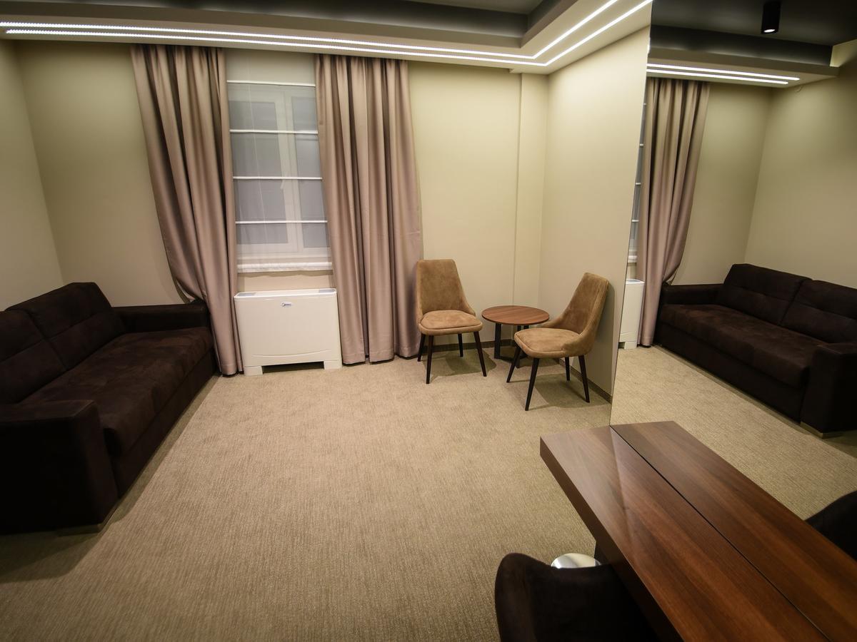 Hotel Ideo Lux Ni Екстериор снимка