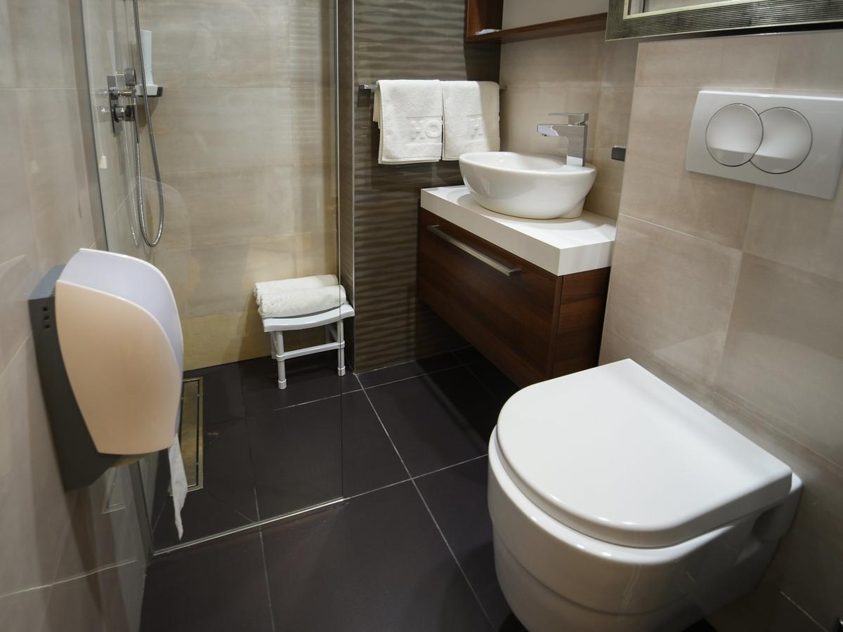 Hotel Ideo Lux Ni Екстериор снимка