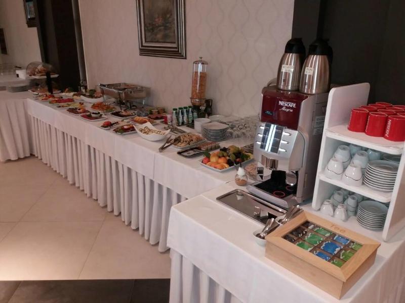 Hotel Ideo Lux Ni Екстериор снимка